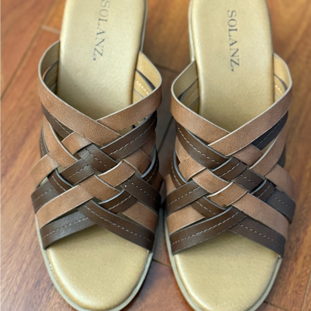 Women's Brown Woven Sandals